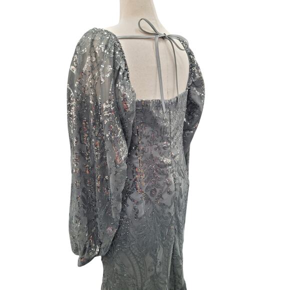 NWT Long Sleeved Patterned Sequin Gown Size 16 XL - Picture 10 of 11